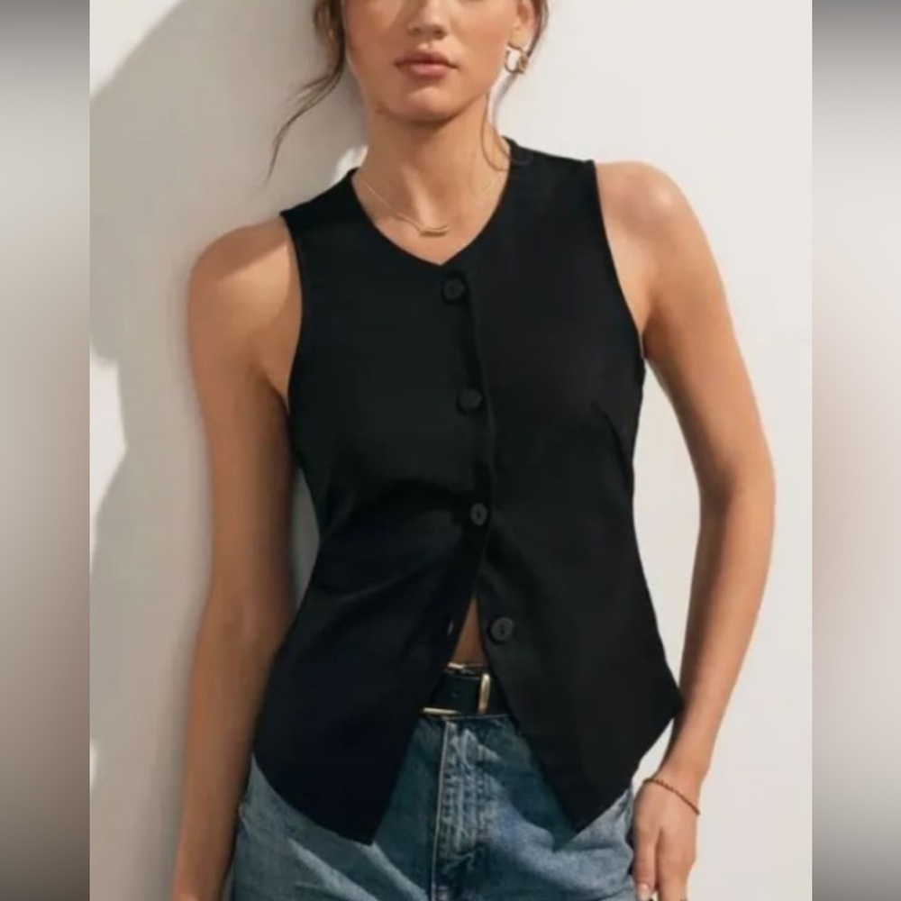 Commense Black Sleeveless Button-Down Vest